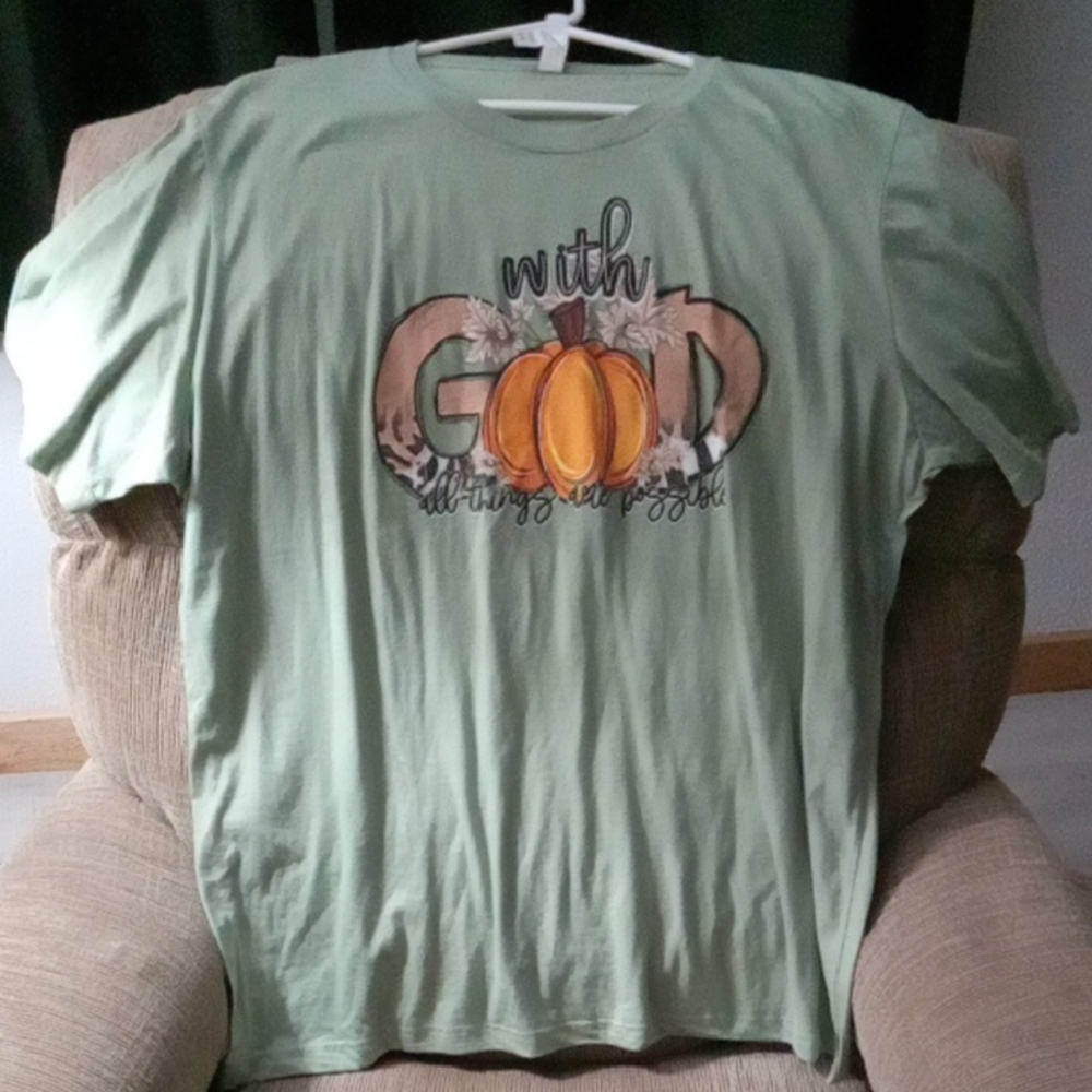 Graphic Pumpkin Tee in Light Green